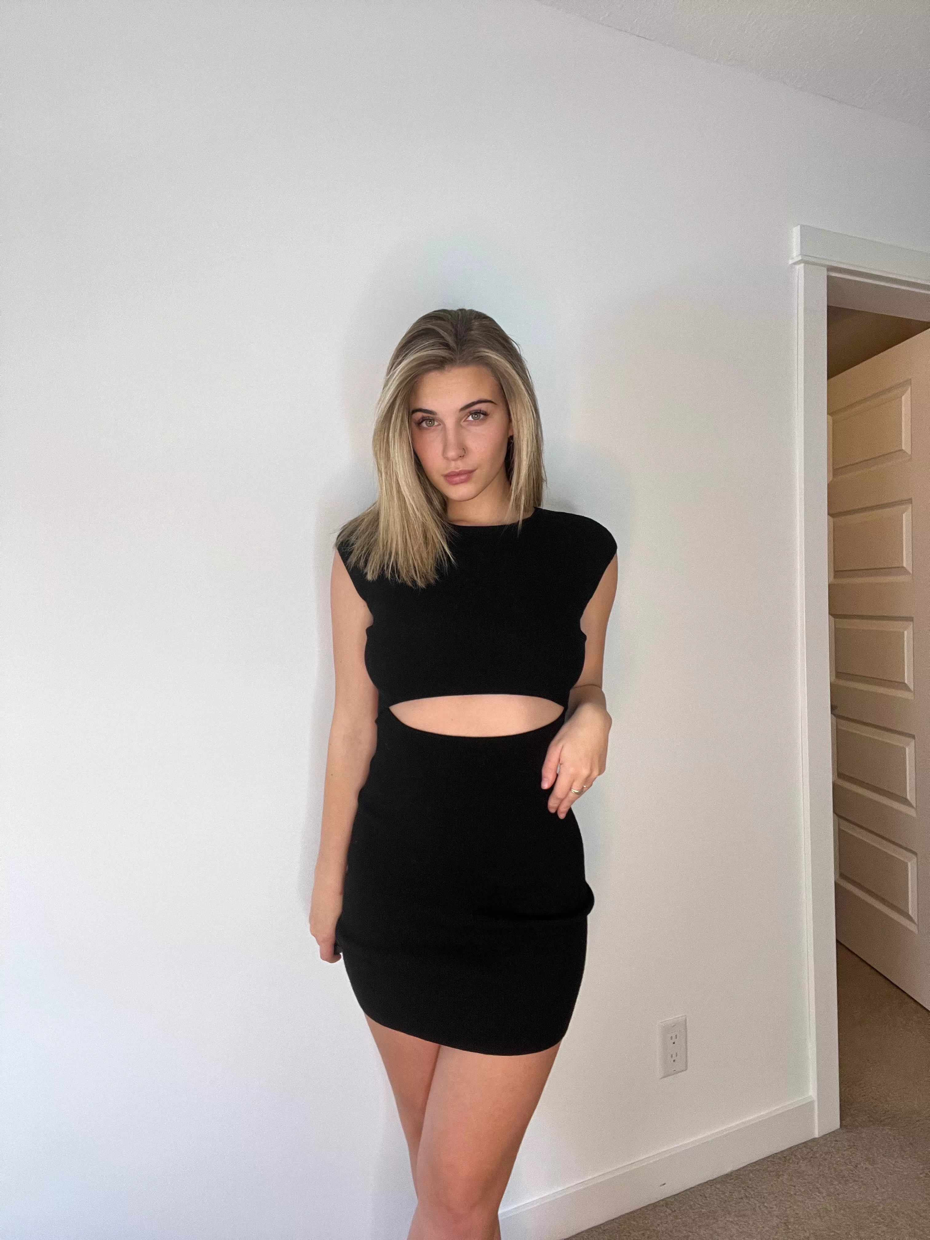 Bad girl in a black dress 🖤