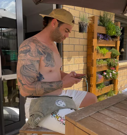 Care to share some shade? I promise I'll make it worth your while... 😉