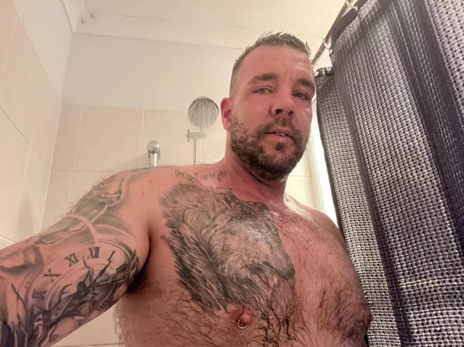 Come and join me in the shower to get clean then get real dirty