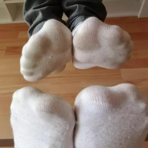Come here and rub your face over my sweat-soaked socks! 🥵See how my toes stand out through the moisture. Suck a little on it. 😏