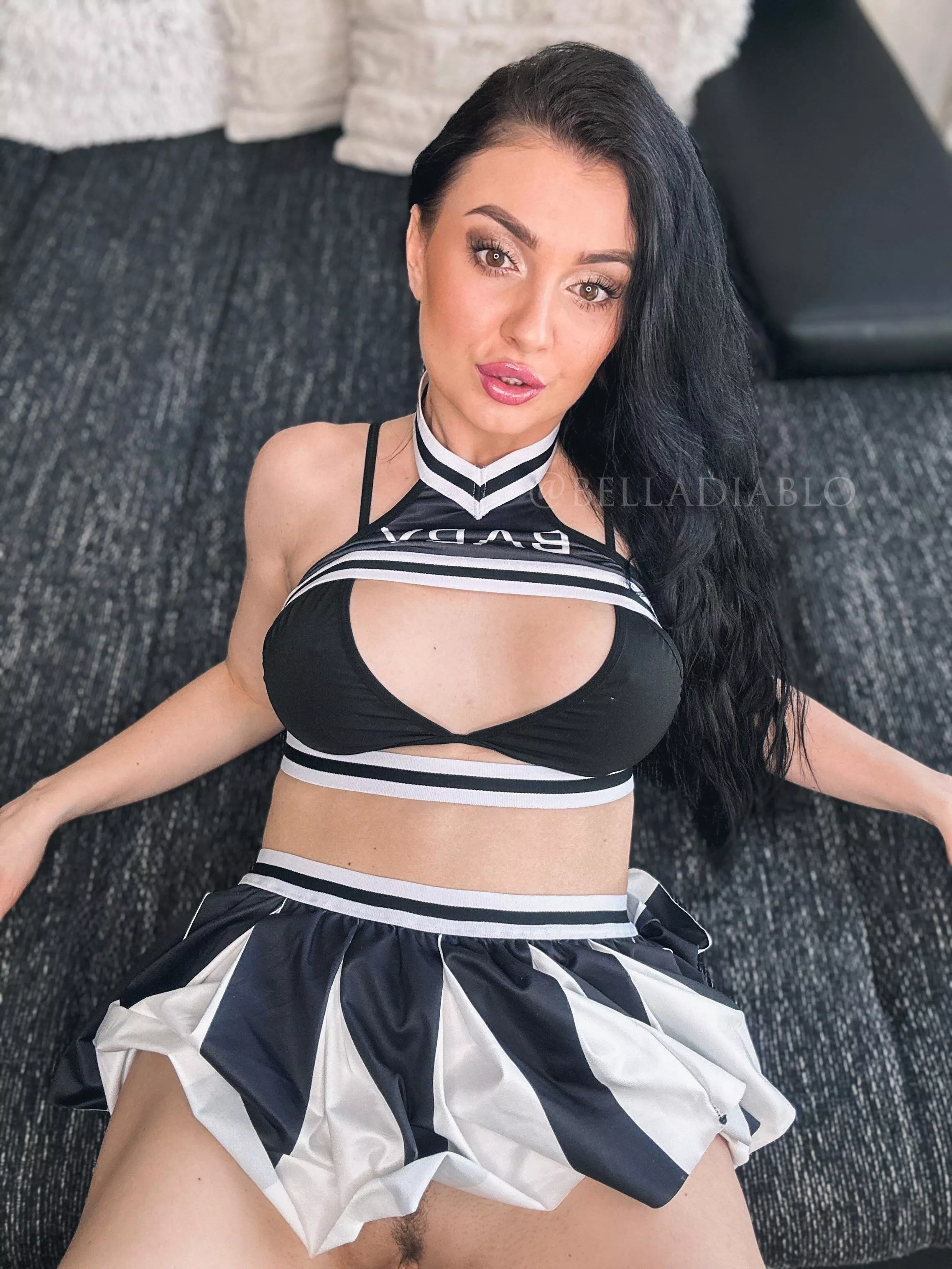 Did I cought your attention with my underskirt peek? Hehe