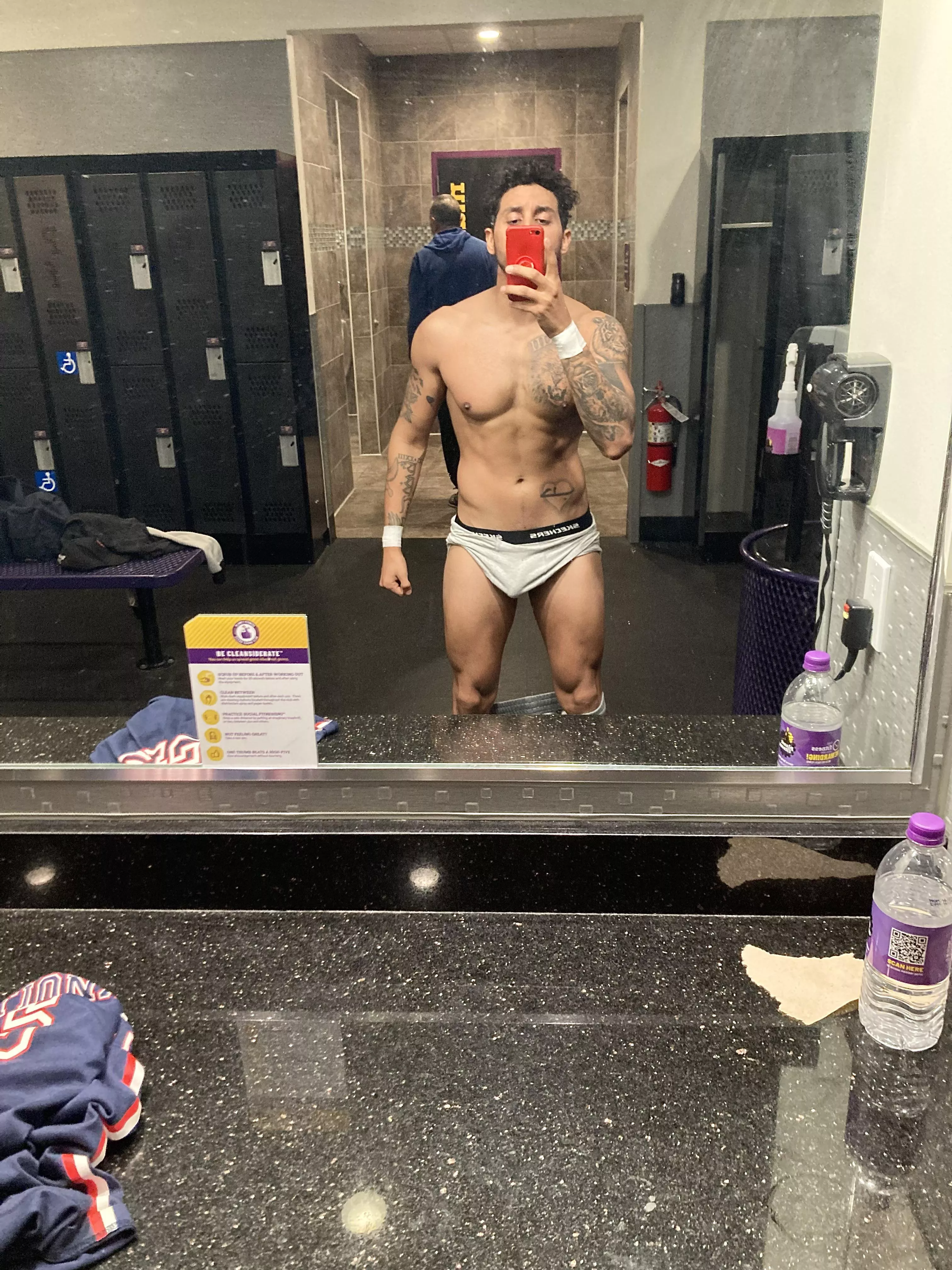 Did legs yesterday, seeing them getting bigger is what I want, what do you guys think (M28)