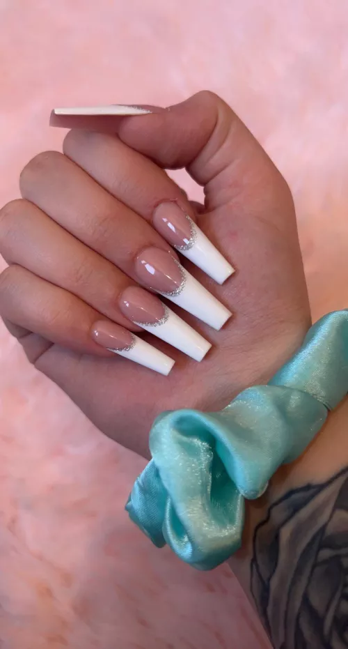 Do you like small hands & long nails? 💅