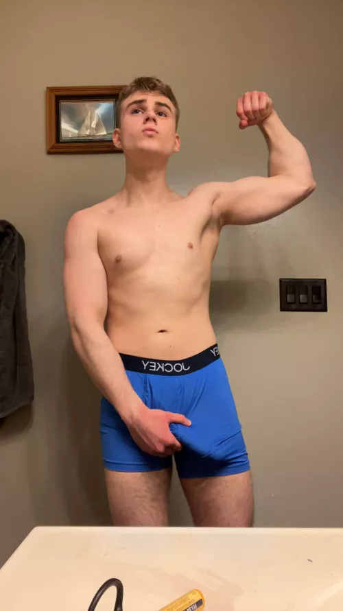 From the both of us, happy Saturday night bulge crew!