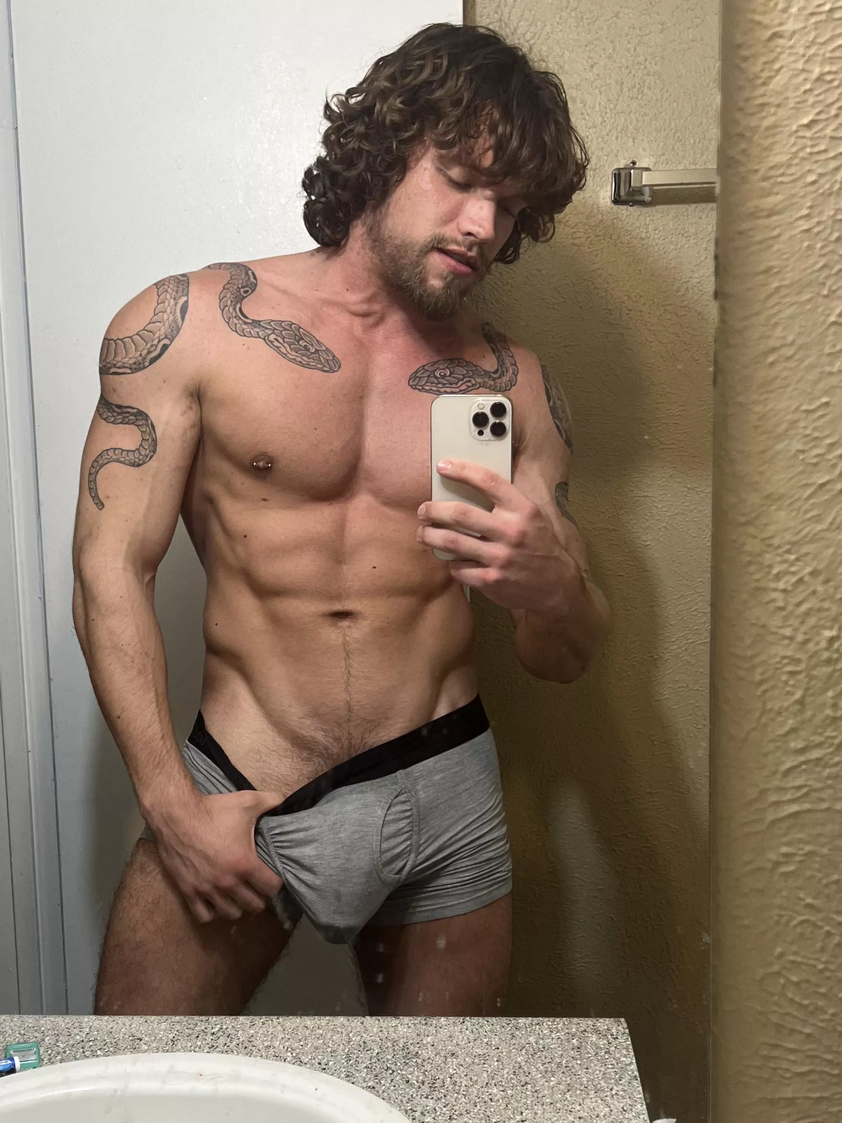 Get on your knees😈