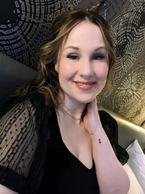 happy Sunday! Mama had a very fun weekend 😈