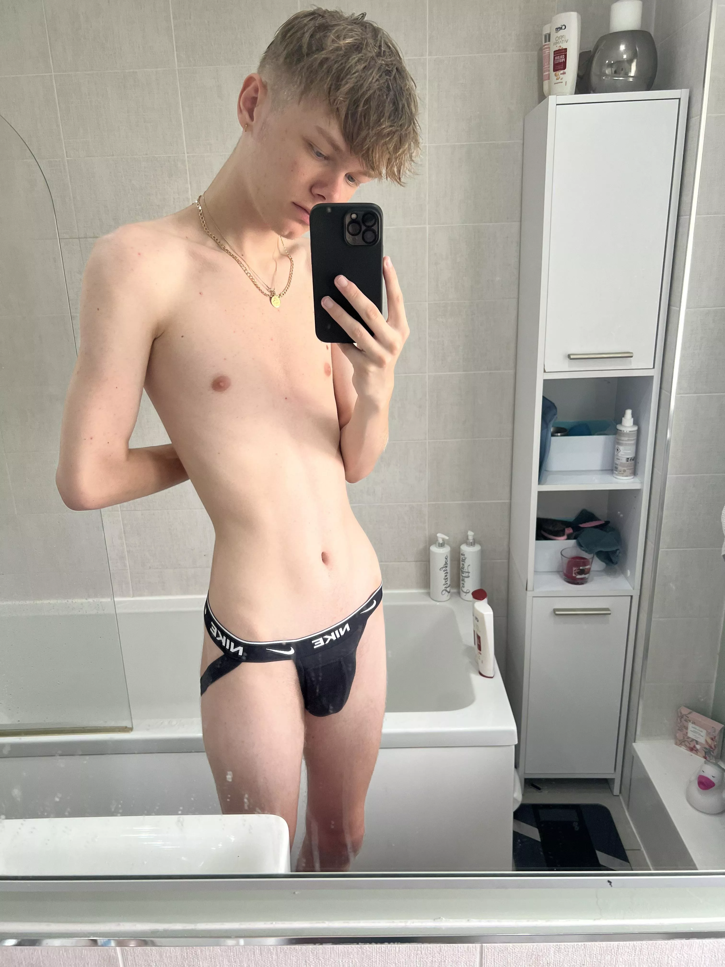 Hey jock fans! 👋🏻