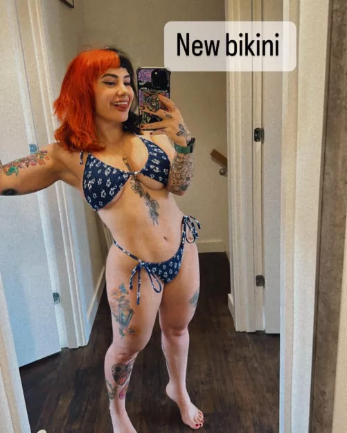 I got a cute new bikini 🥰🖤