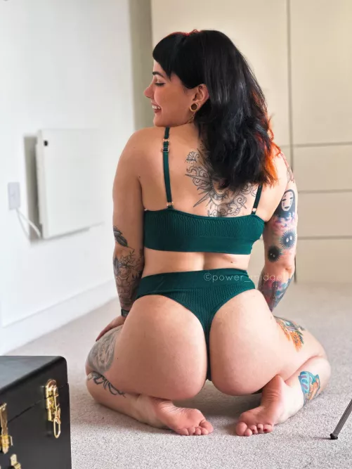 I hope you liked inked girls 😇