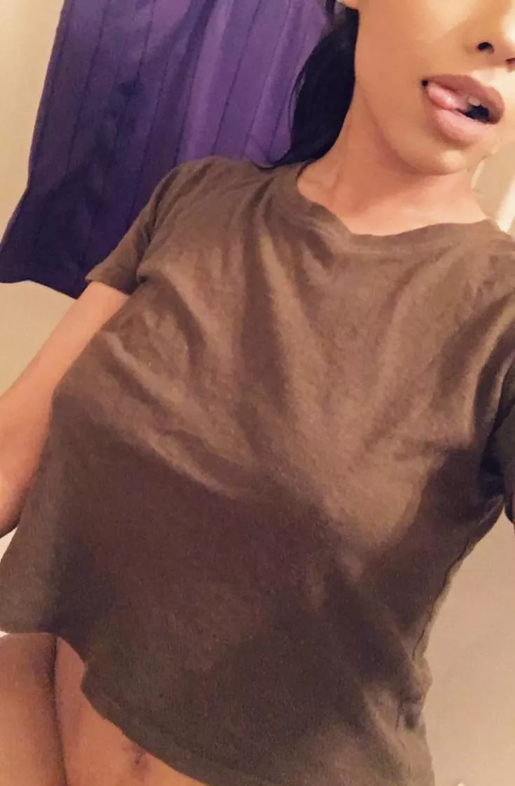 I love a loose crop top 😽