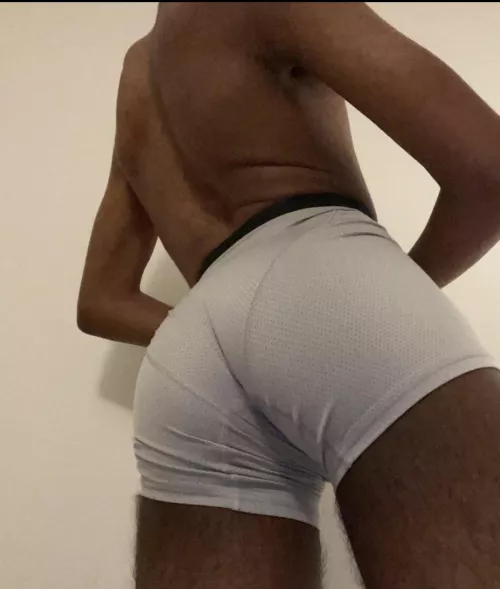 I need a man who loves hairy asses 😫😫😫