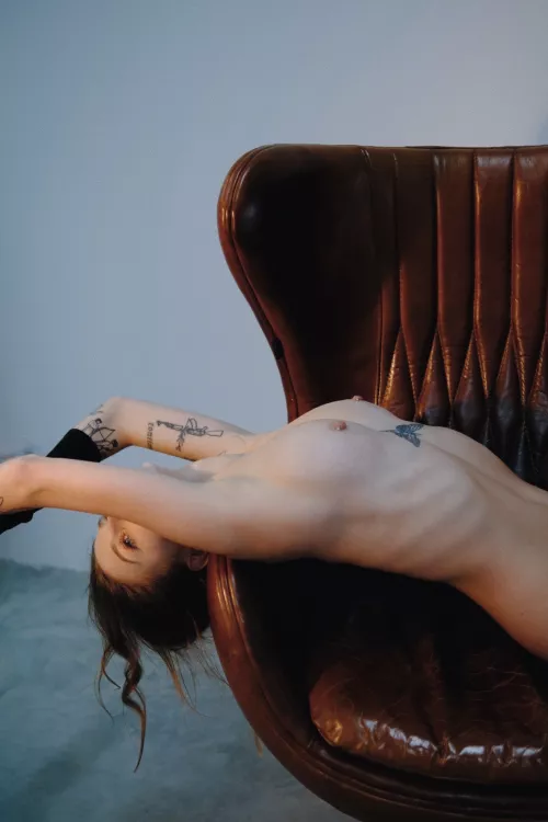 I want your hot kisses on my slim body