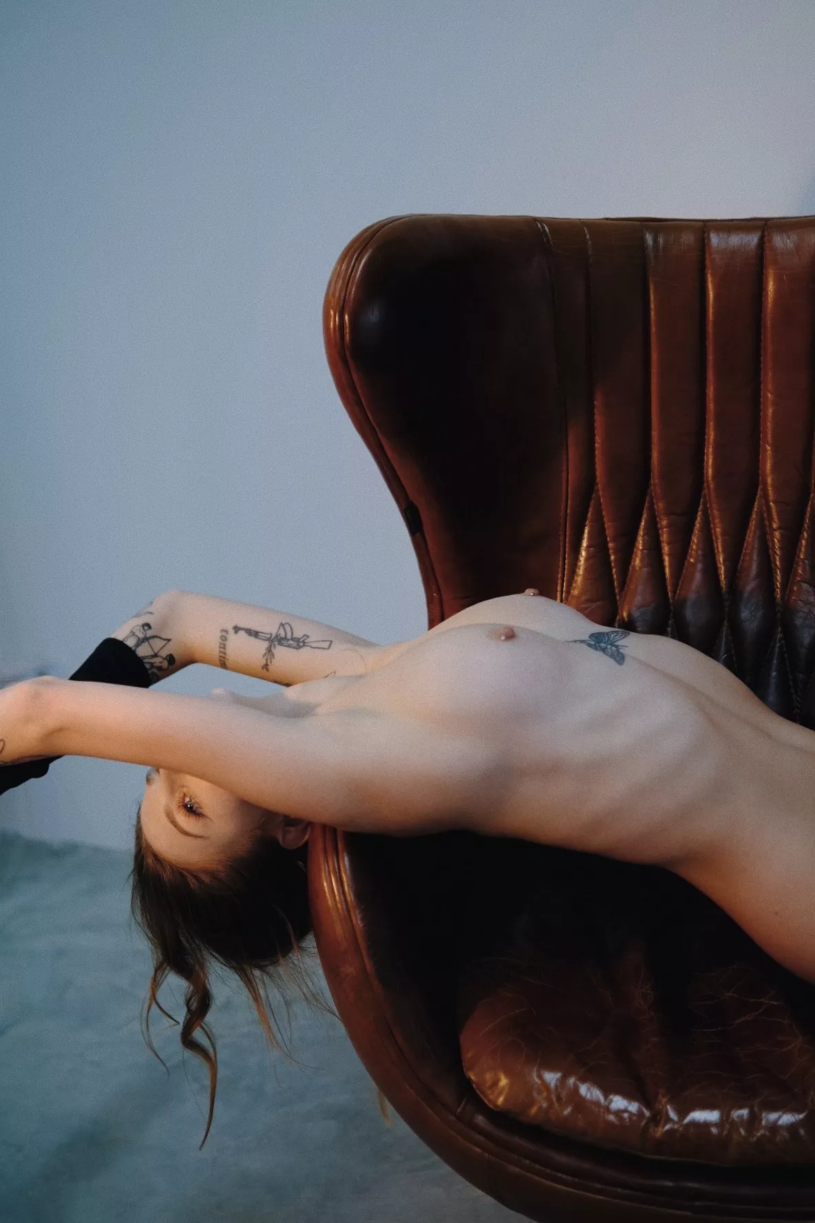 I want your hot kisses on my slim body