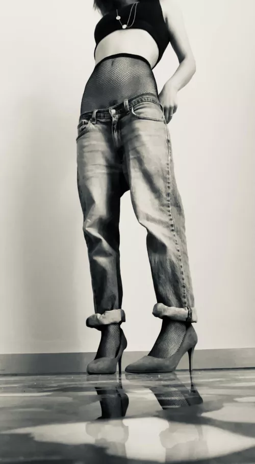 I’m on for a very long night 🖤🐇