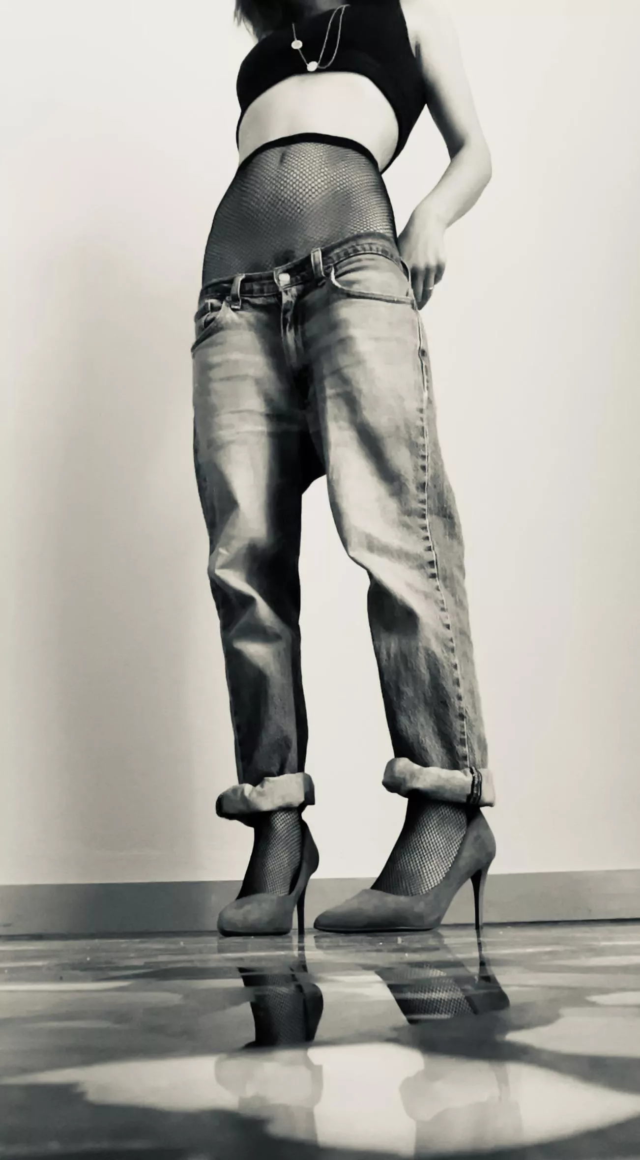 I’m on for a very long night 🖤🐇