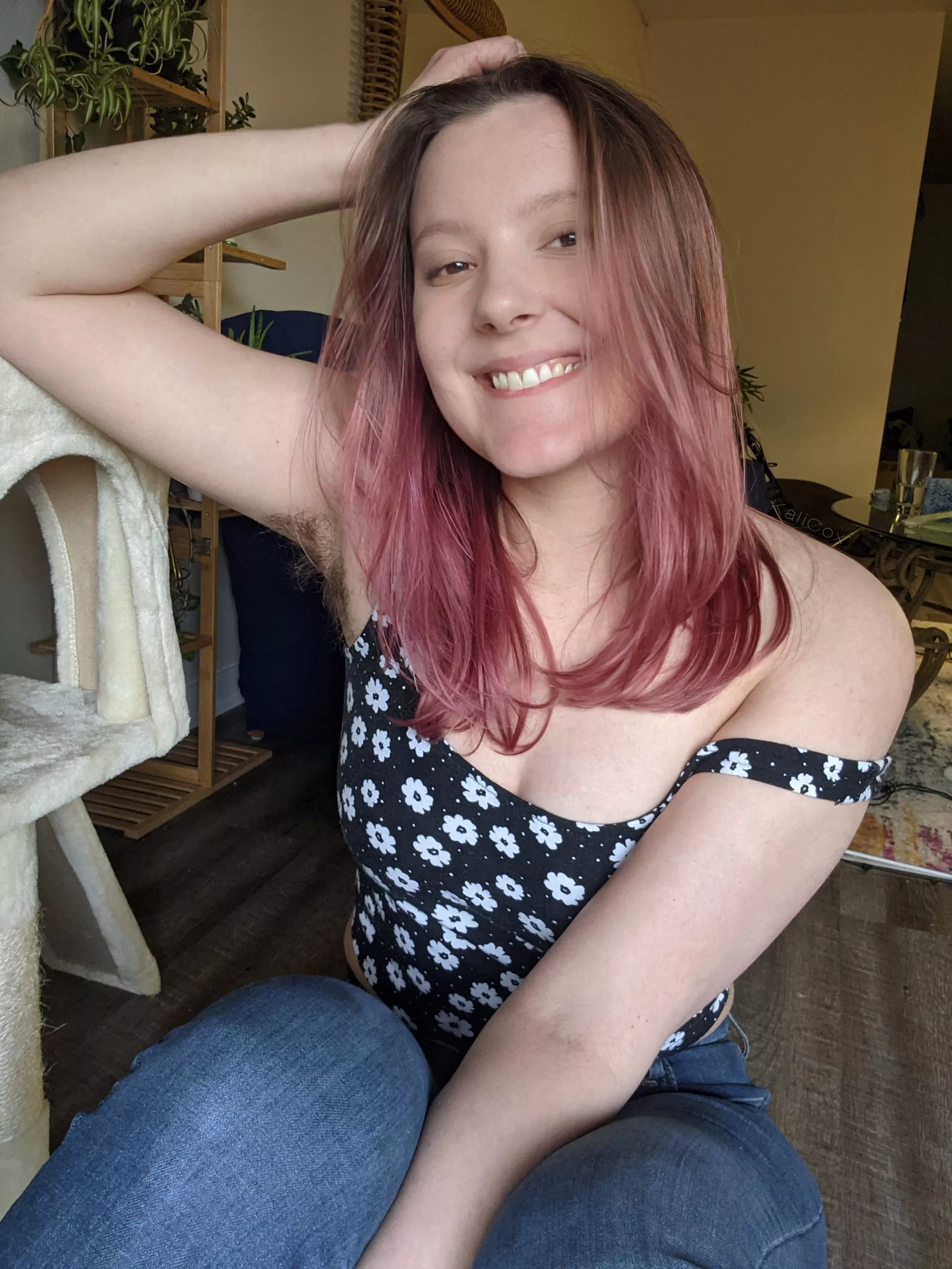 I'm surprised by how many people don't notice my pit hair when I go out like this