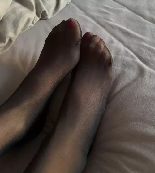 It will take me less than 43 seconds to Cover them in your cream💦