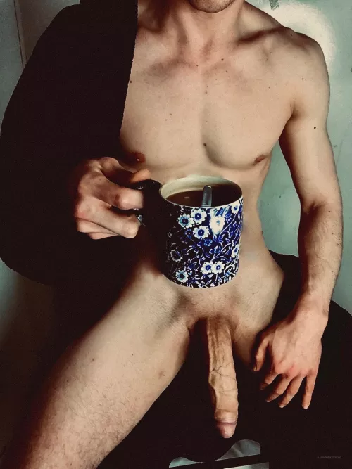 Lazy Sundays as best spent well caffeinated and completely naked. Care to join me? ☕️😘