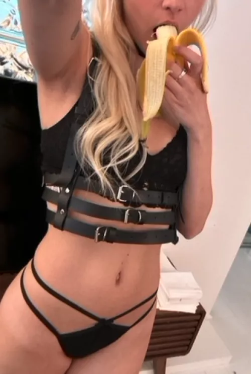 lil mouth on a lil girl hehe