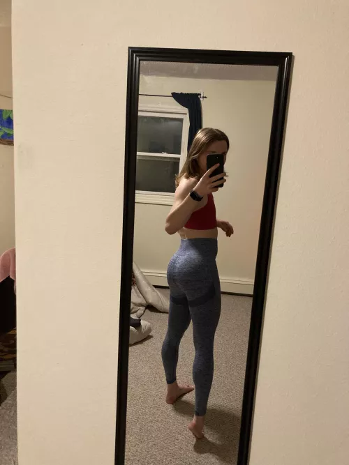 Living for these leggings now that the weather is warmer :)