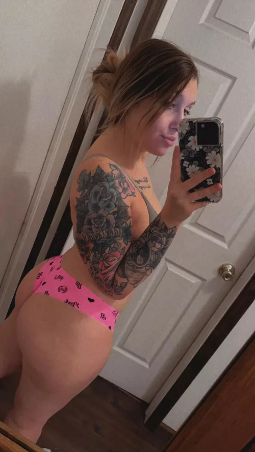 looking for a daddy who wants some sugar 💋