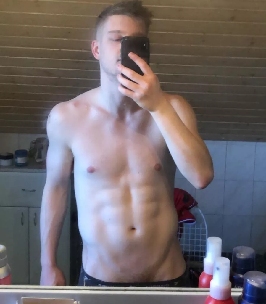 M25 Who wants some cream in their morning coffee? 😈