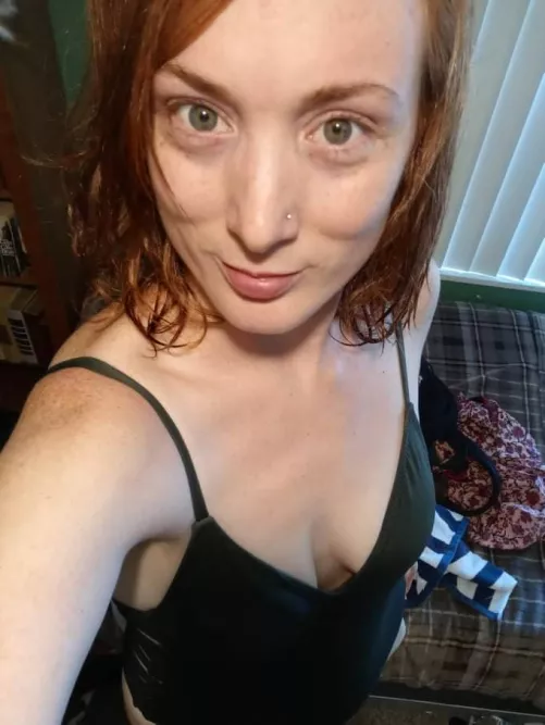 May I interest you with ginger cleavage