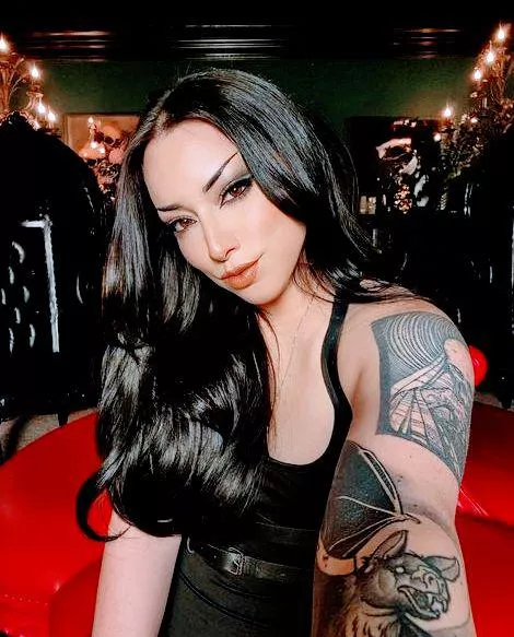 mommy is looking for someone here 😍