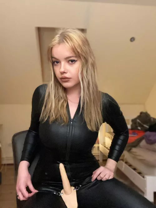 Mommy wants to peg you [F]