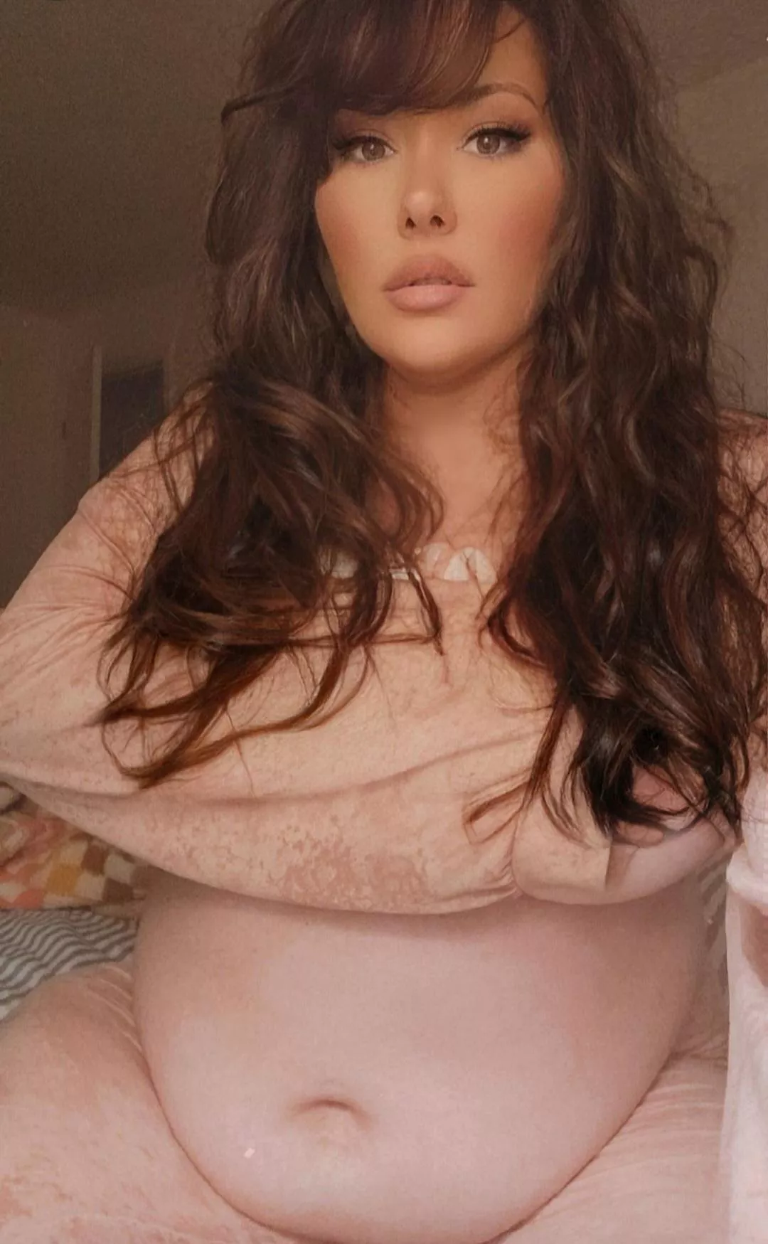 My belly is 49 inches! almost matching my booty which is 50 inches!🤯 they're in competition with eachother lol