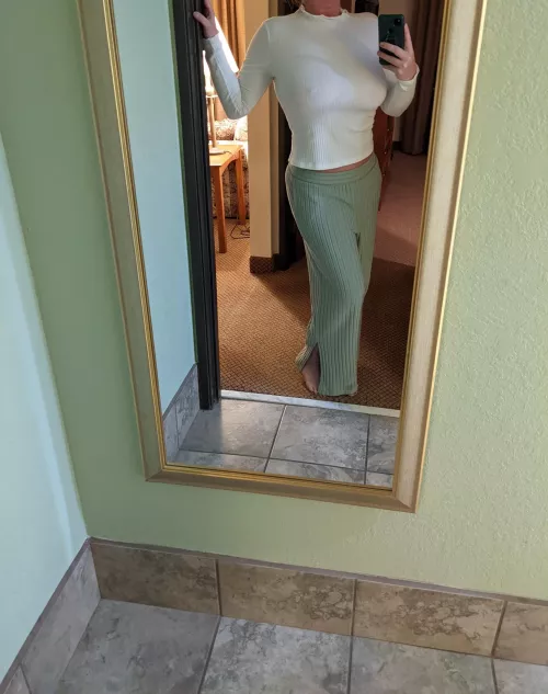 My cozy hotel attire. 🤗