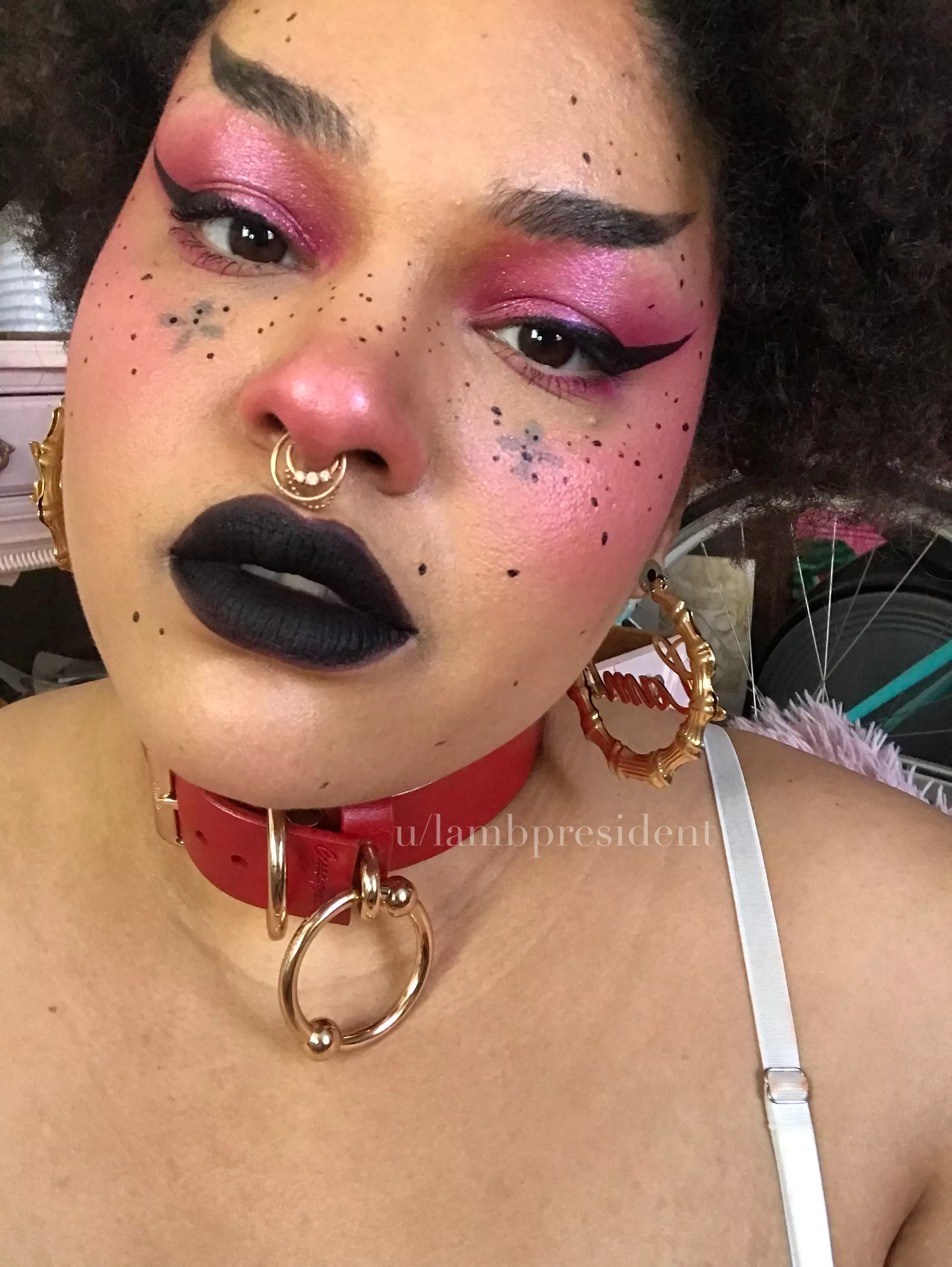 Pouty cause I'm not getting enough kisses😤