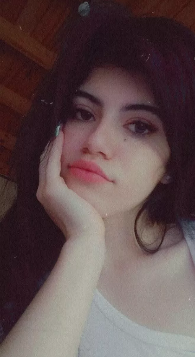 [selling] Don't let then angel face fool you, I'll get you on your knees and make you beg for more. Kik: angelgoddess263