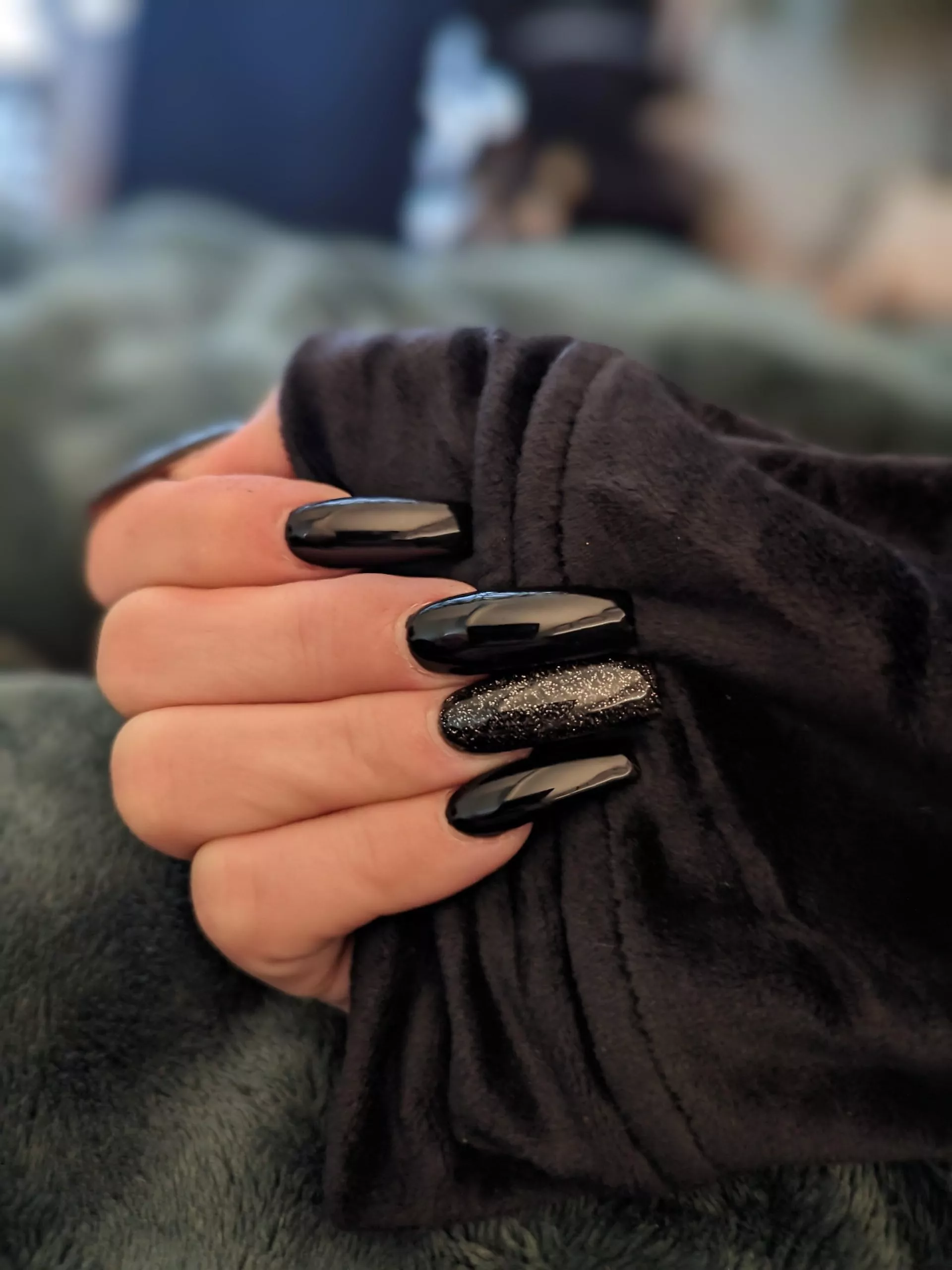 Since you guys like my black set so much, here's a little more 💕