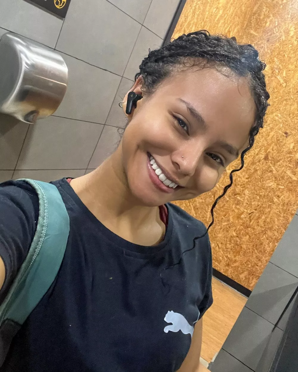 Sunday vibes with a smile. Wishing everyone an awesome day