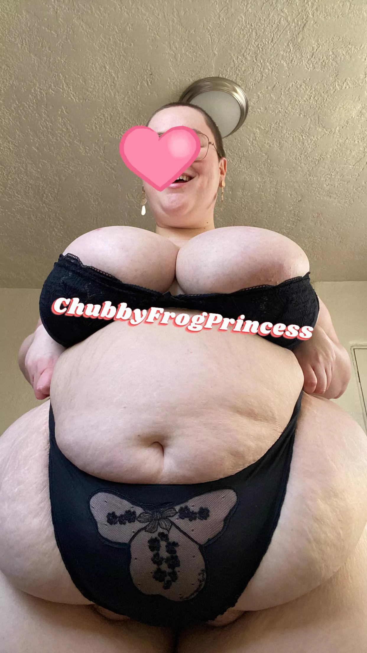 The perfect view right before I ride your face 💕