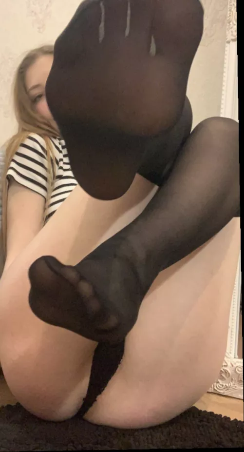 These feet are not made for boredom, believe me