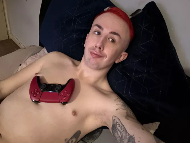 Time for some late night gaming HMU let’s chat 22 M