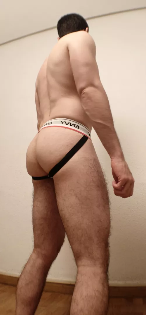 Waiting to be smacked... 🍑