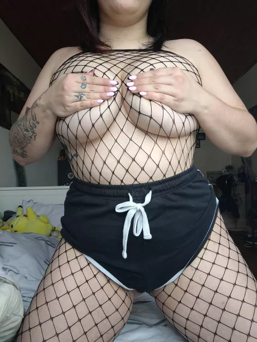 wanna play with my goth tits ?