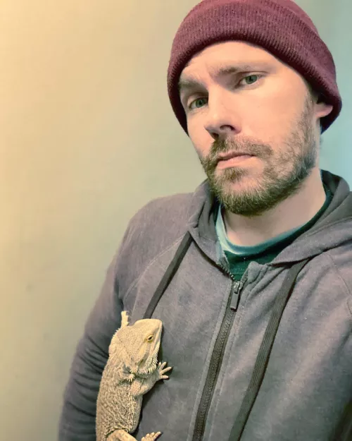 We’re both waiting for the warm weather to come back 🏝️🌞🙌🏻💯