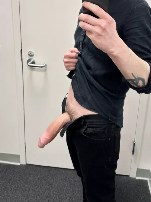 Who wants their pussy stretched around this?