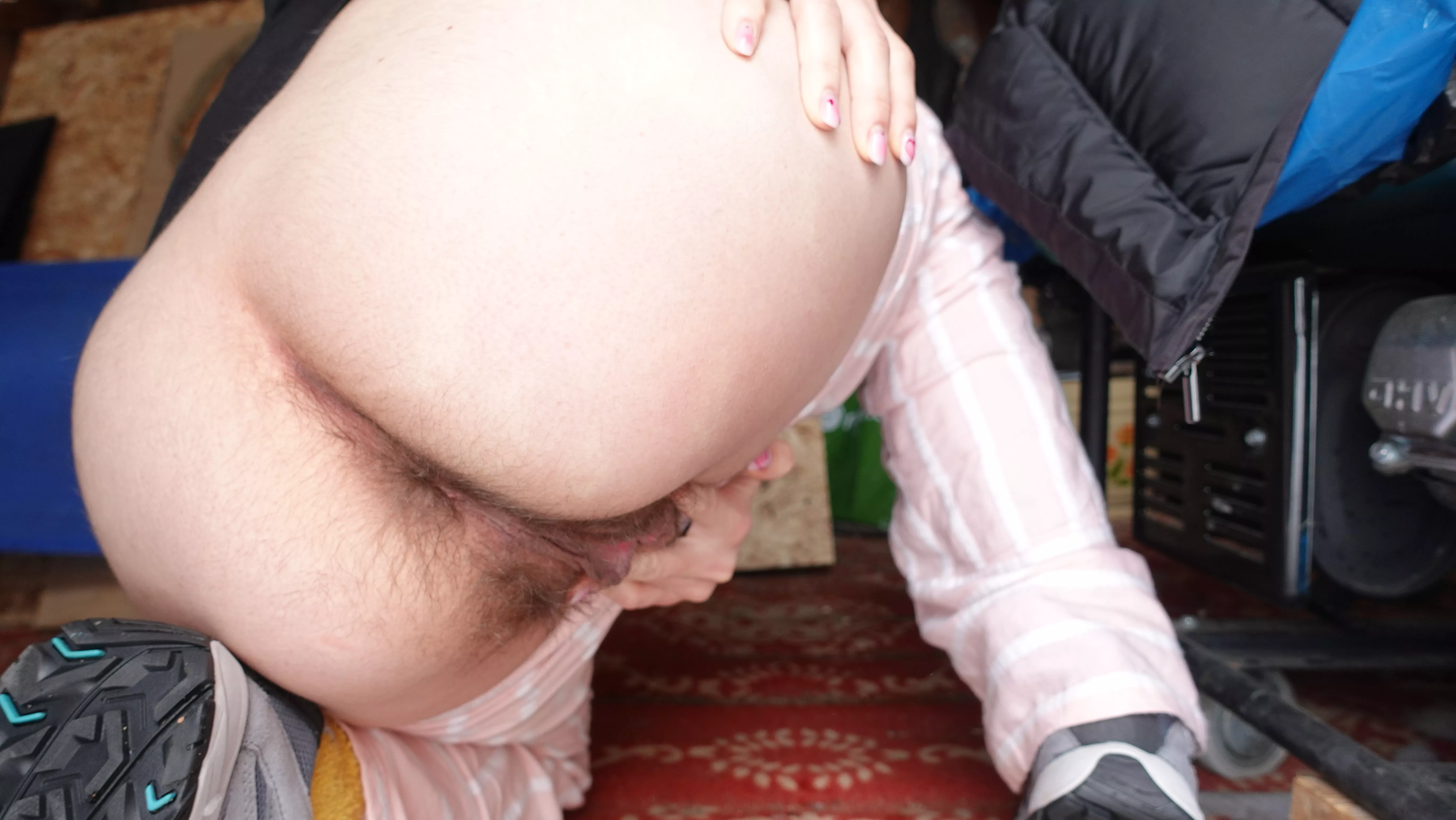 Would you eat my ass outside?