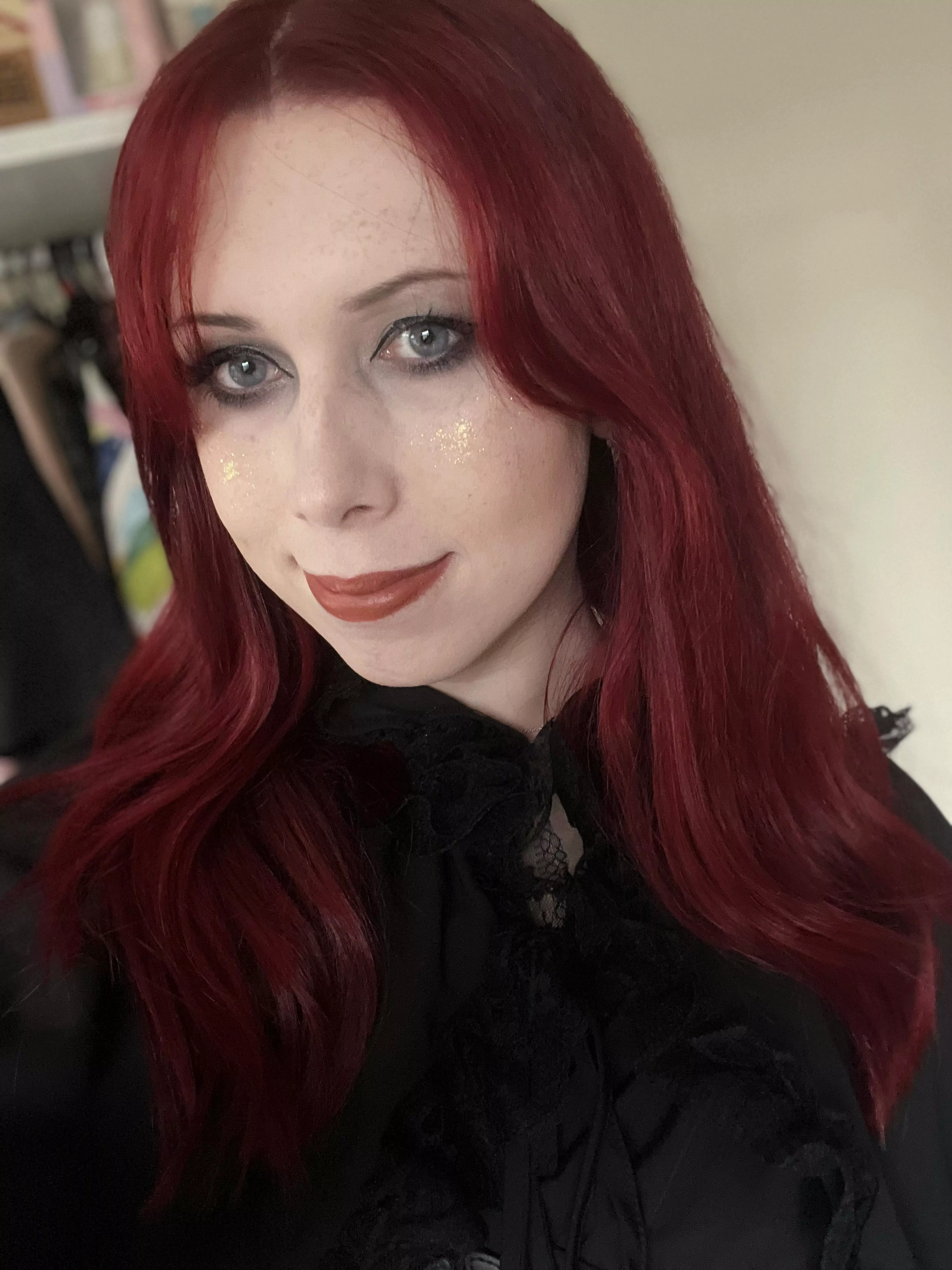 Would you swipe right? 💋