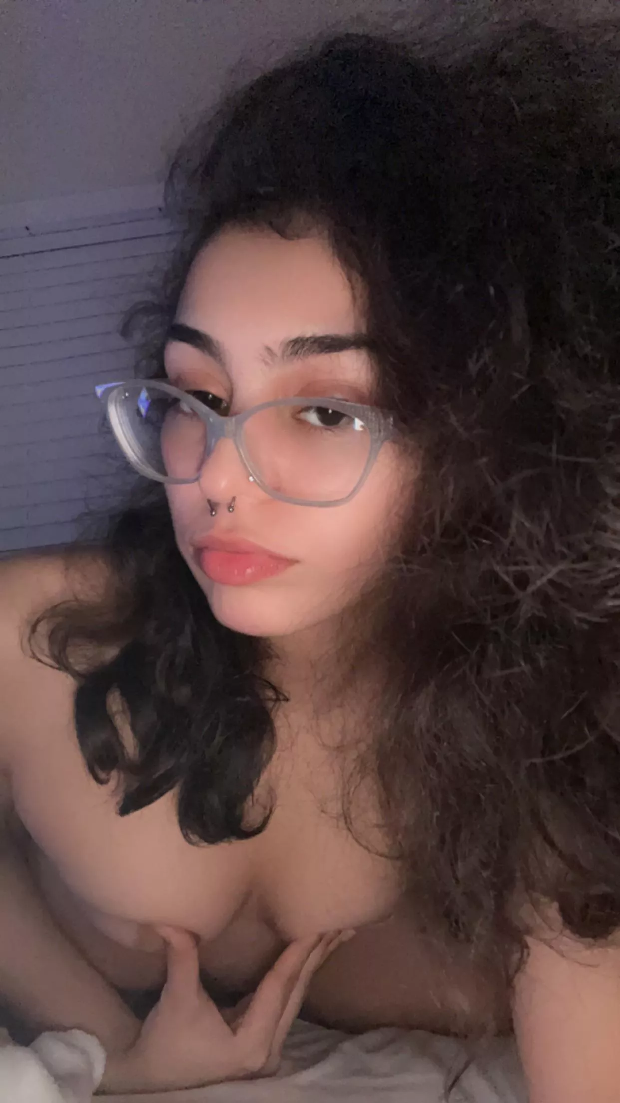 You like young milfs?