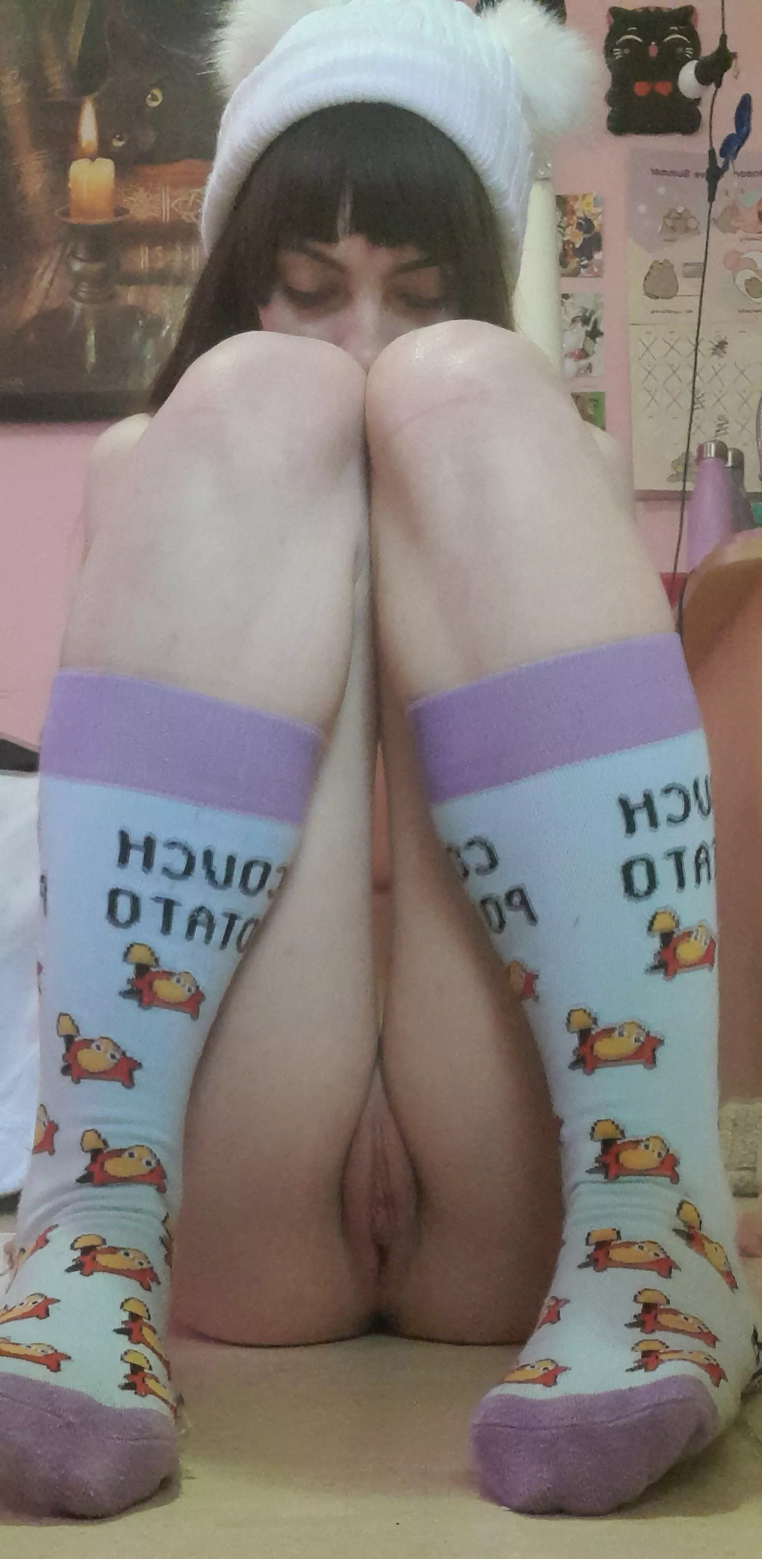 19 [F] I love these socks lol 🙈💙