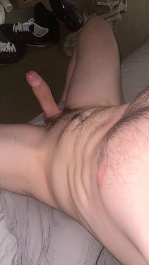 19 i need a little slut to come sit on my lap @zacbyrn