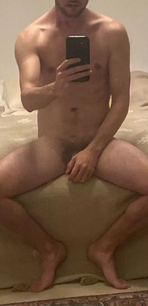 [31] roommate is gone, so I thought I’d have some fun in his bed. His GF seems to like it. DMs open