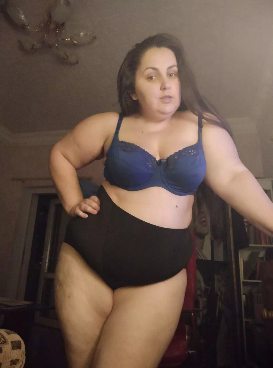 40 yr old milf loves to flirt