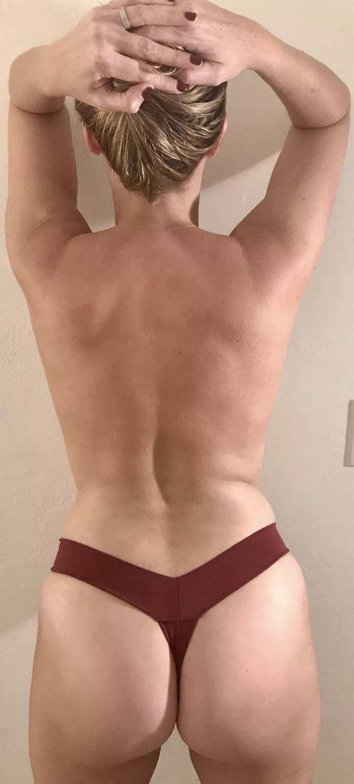 42 y/o MILF and hotwi(f)e here - am I wild enough??